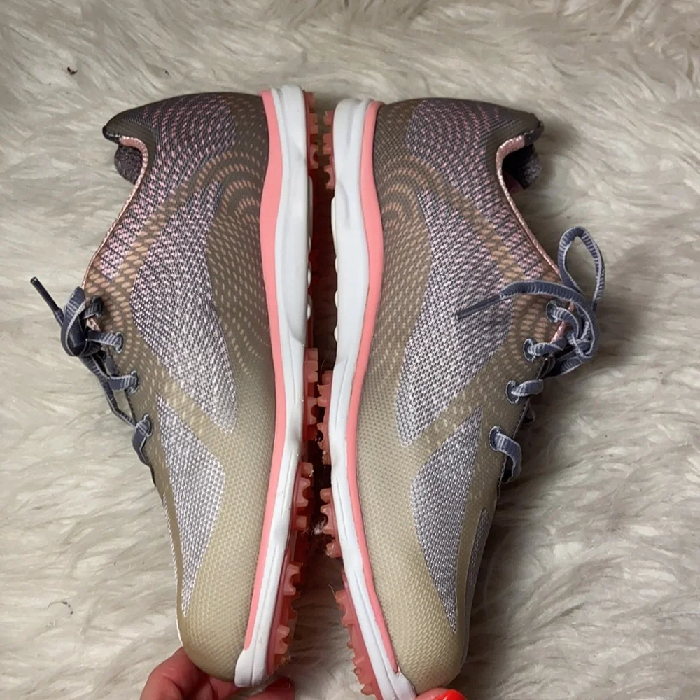 Like new Footjoy Pink Golf emPOWER Spikeless Shoe
